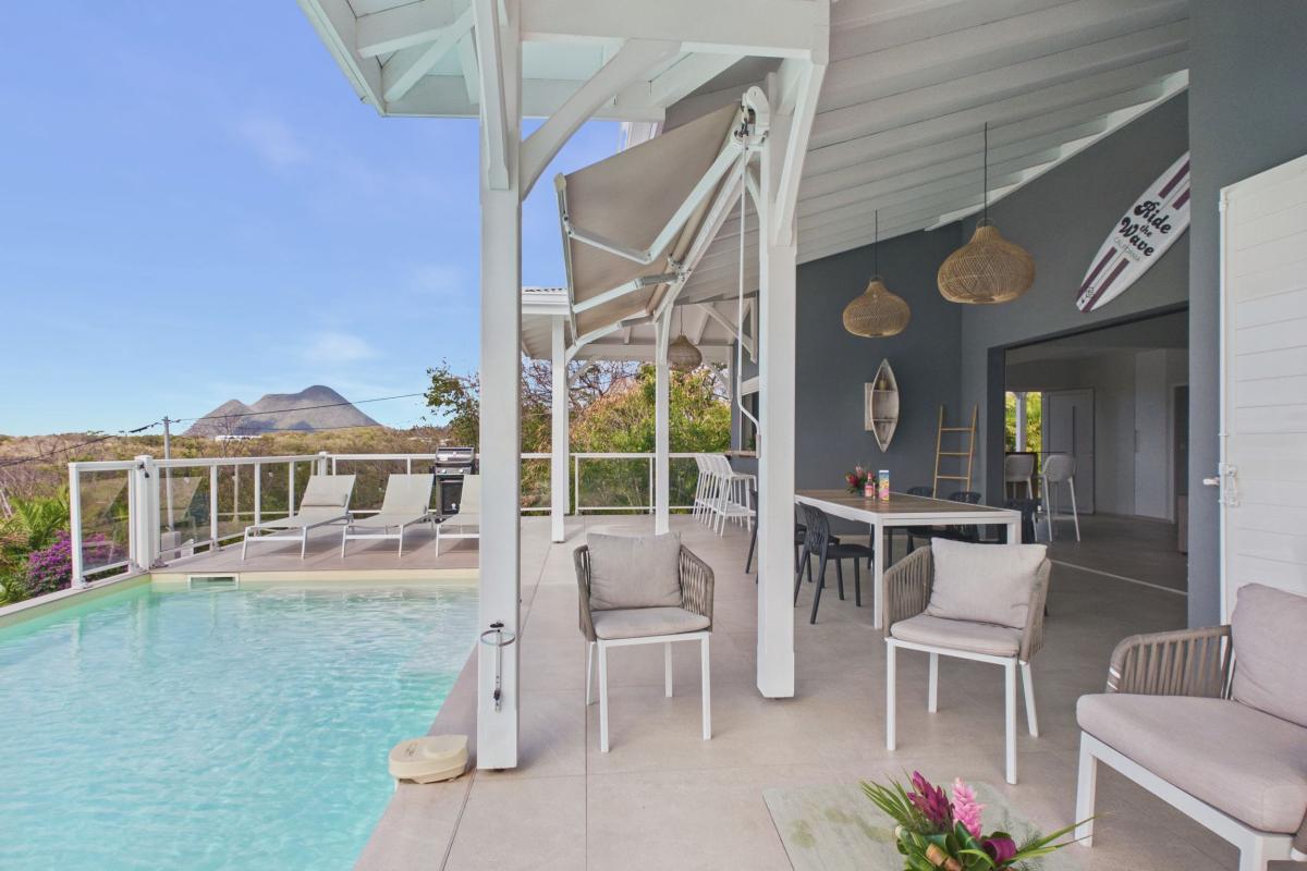 Location villa piscine 3 chambres diamant - salon exterieur